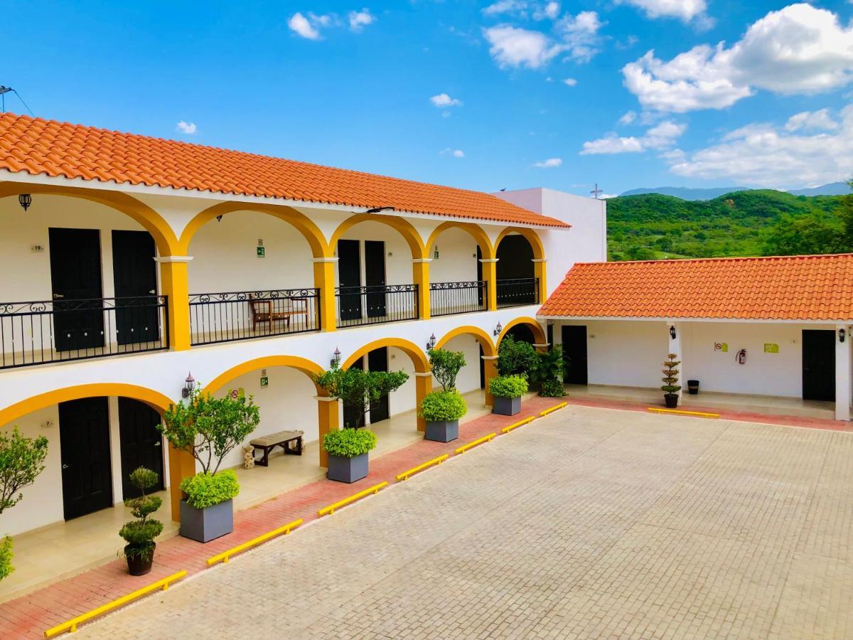 Casa Blanca Hotel Халпан Екстериор снимка