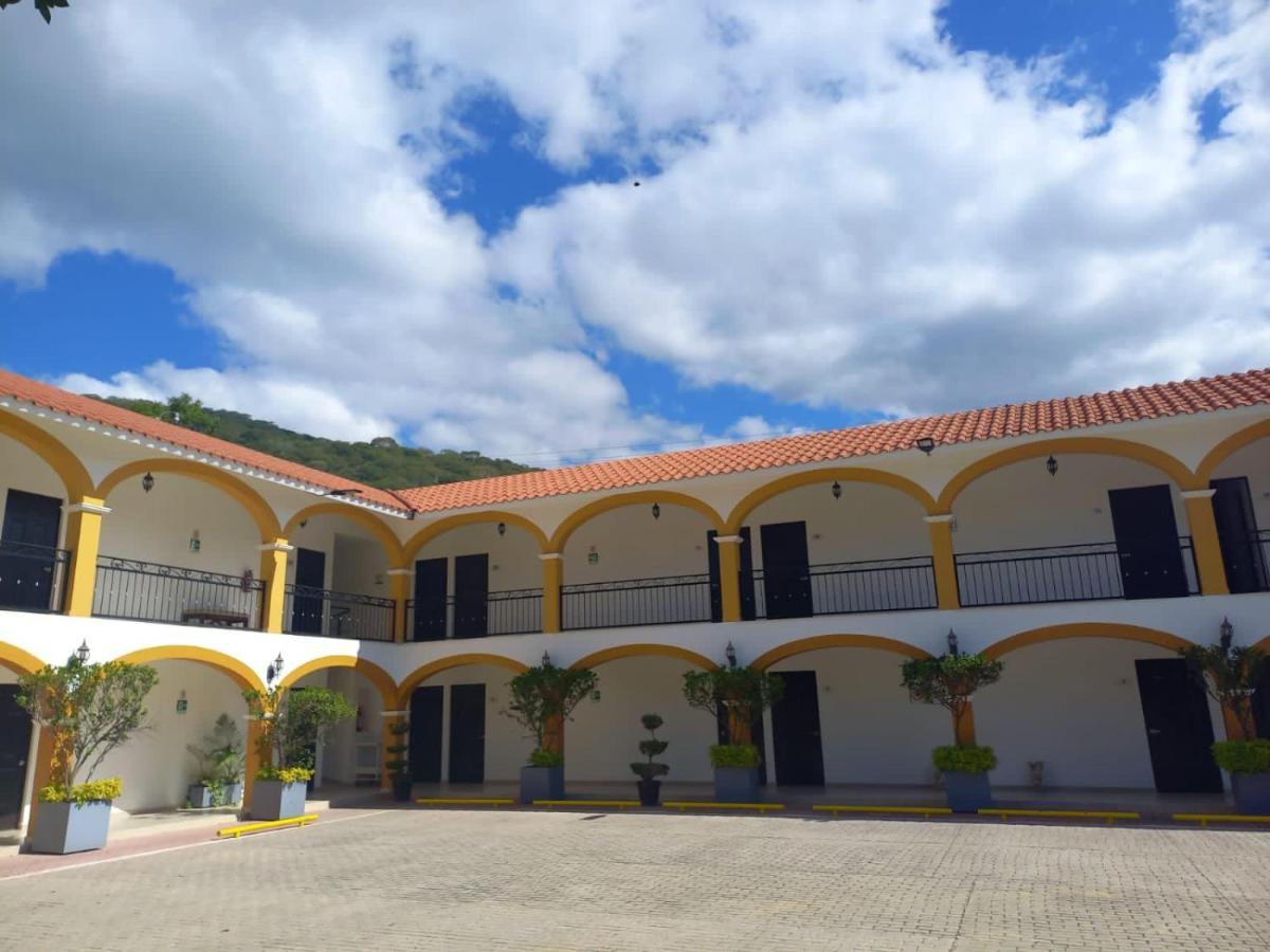 Casa Blanca Hotel Халпан Екстериор снимка